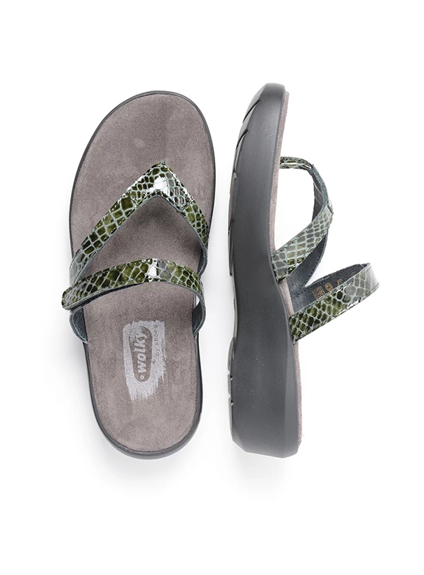 wolky sandals 00200 bassa 67700 green crocolook patent leather top