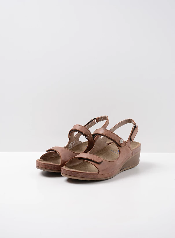 wolky sandals 00425 shallow 30310 brown leather front