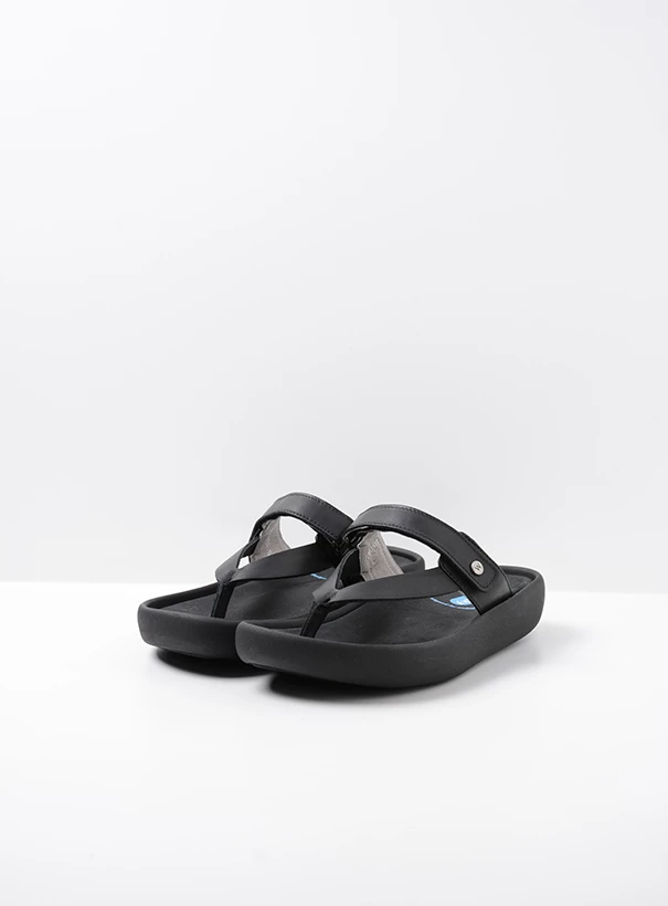 wolky sandals 00821 peace 31002 black leather front
