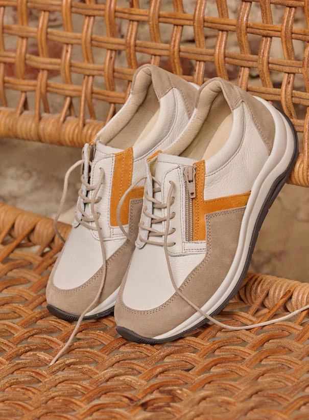 wolky low lace up shoes 00979 comrie 92122 beige safari combi leather sfeer