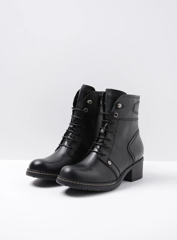 wolky biker boots 01260 red deer 30000 black leather front