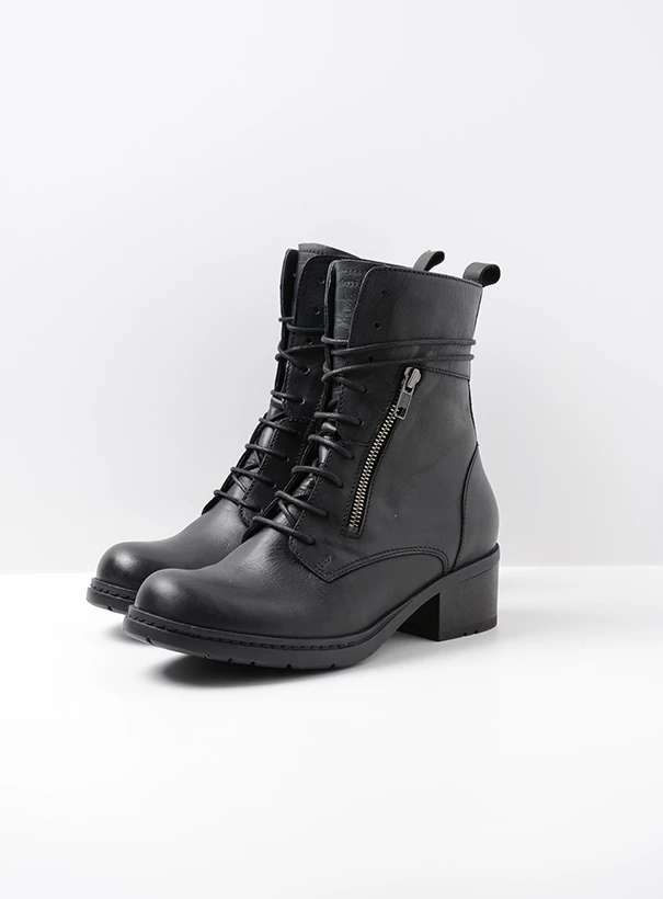 wolky biker boots 01273 rimbley 37000 black leather front