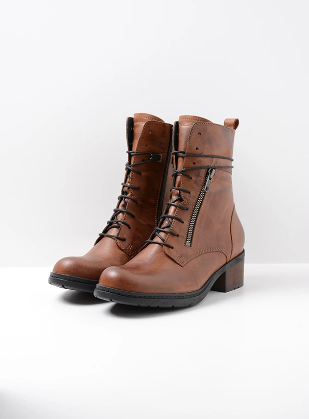 wolky biker boots 01273 rimbley 37430 cognac leather front