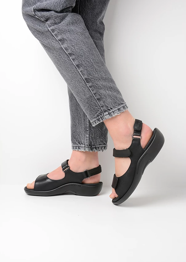 wolky sandals 01300 salvia 30000 black leather sfeer