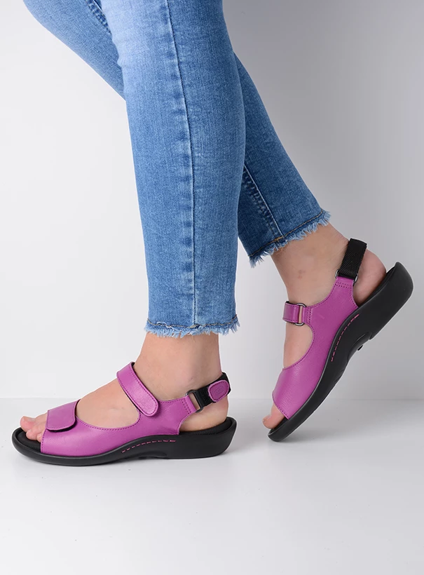 wolky sandals 01300 salvia 30660 fuchsia leather detail