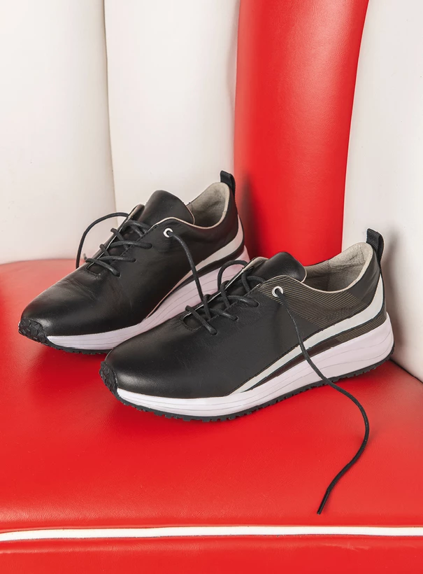 wolky low lace up shoes 02276 runner 30000 black white leather sfeer