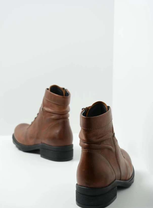 wolky biker boots 02629 center xw 30430 cognac leather back