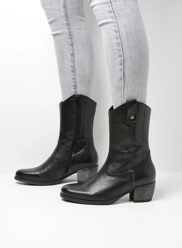wolky mid calf boots 02876 caprock 30000 black leather detail