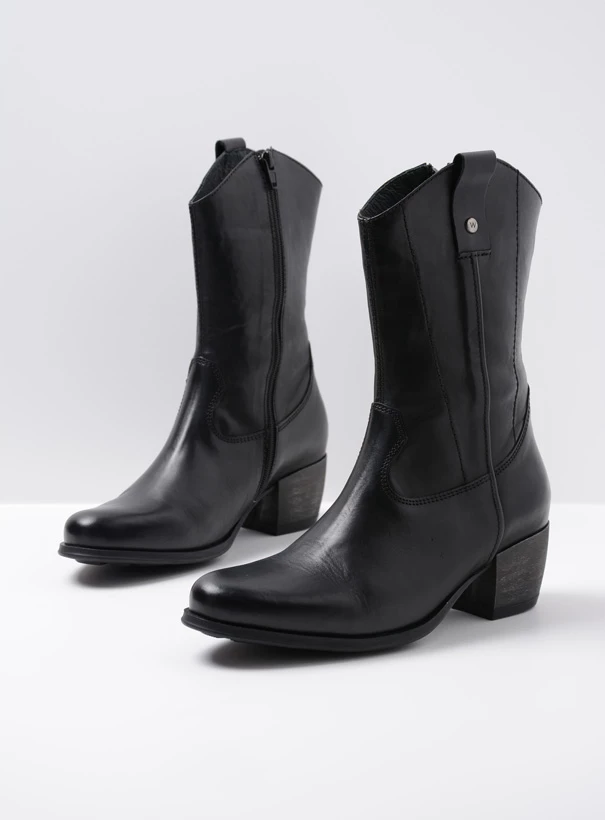 wolky mid calf boots 02876 caprock 30000 black leather front