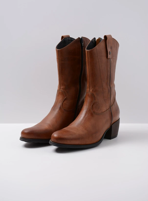 wolky mid calf boots 02876 caprock 30430 cognac leather front