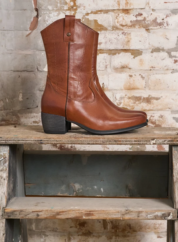 wolky mid calf boots 02876 caprock 30430 cognac leather sfeer