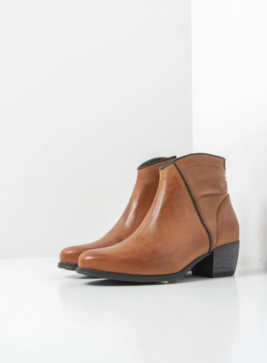 Wolky Montalba HV - cognac leather Ankle boots for women