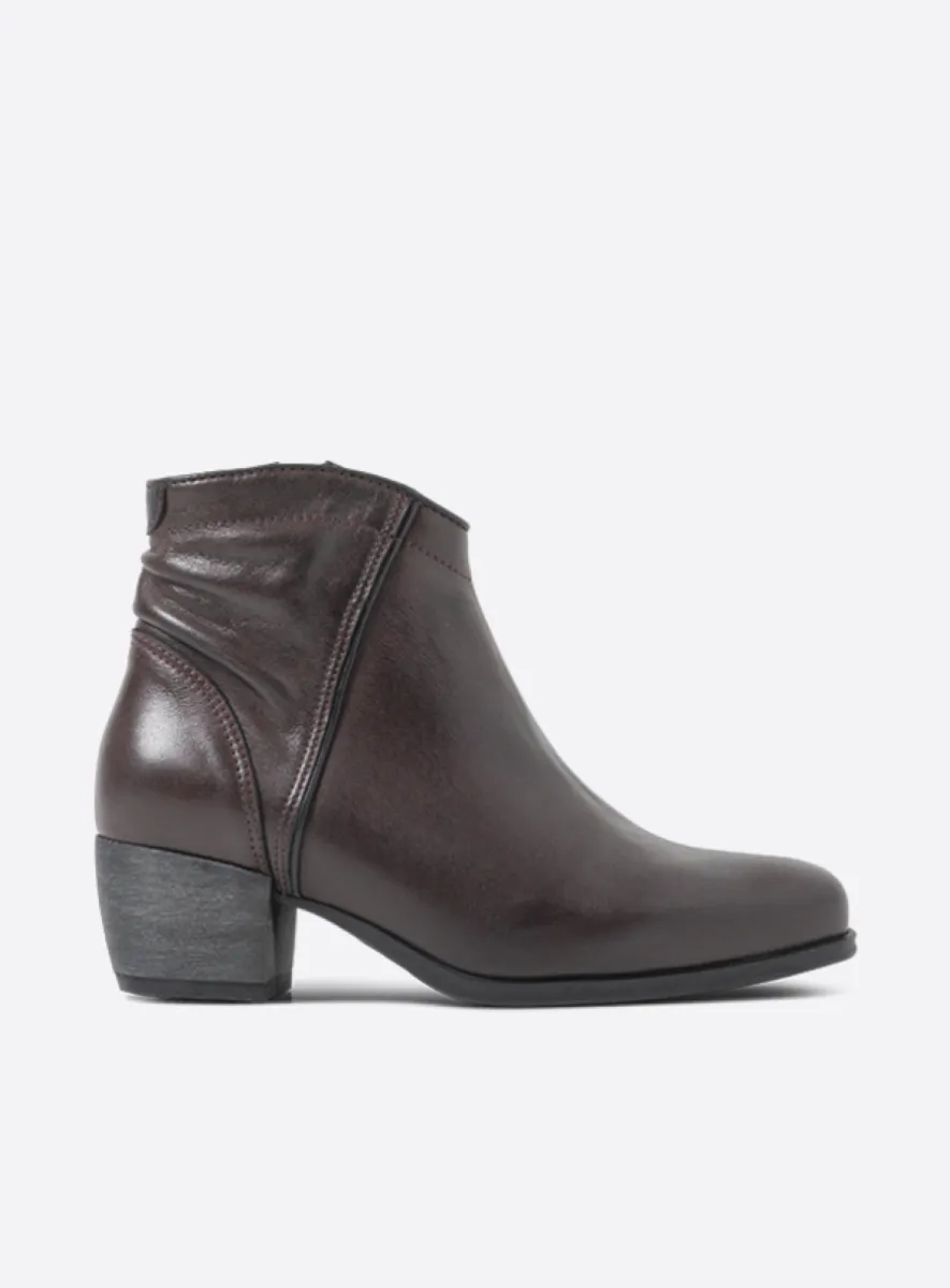 Wolky Montalba HV - burgundy leather Ankle boots for women