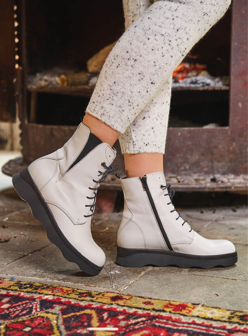 wolky boots 02975 akita 30104 winter white leather detail