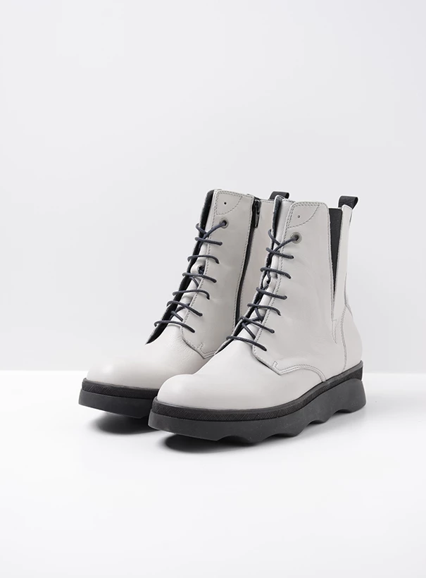 wolky boots 02975 akita 30104 winter white leather front