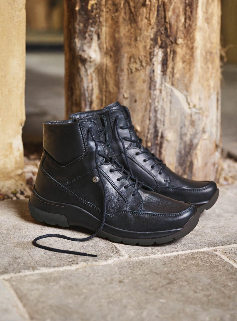 wolky high lace up shoes 03034 raf 24000 black leather sfeer
