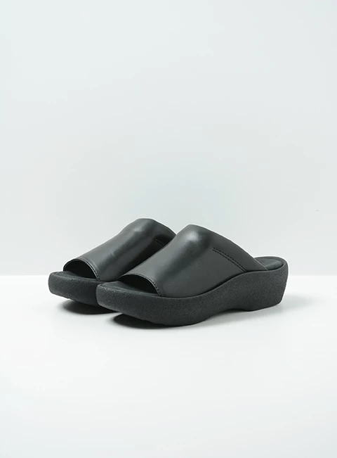 wolky sandals 03201 nassau 30000 black leather front