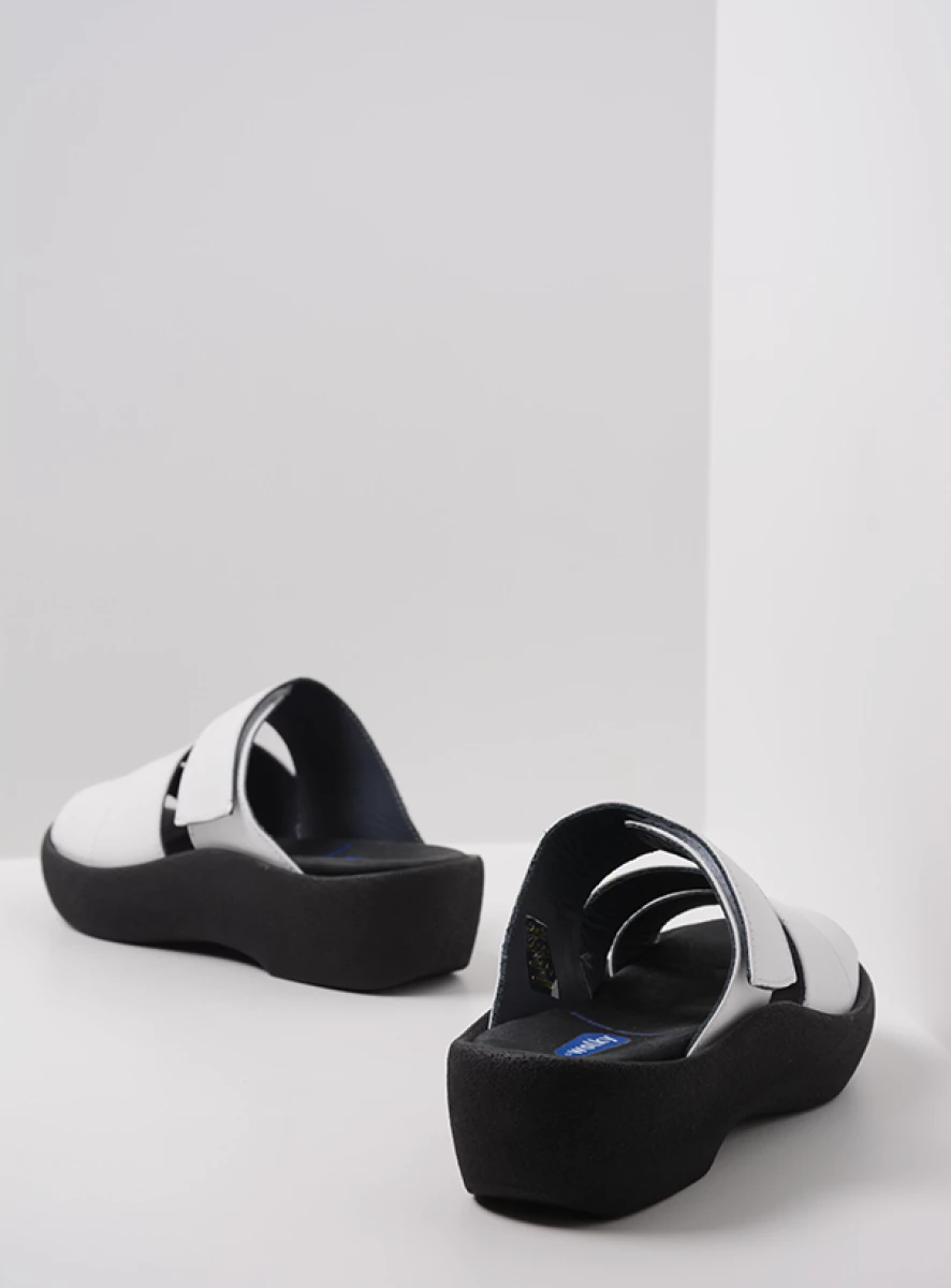 Buy your Wolky Aporia white leather shoes online Wolky