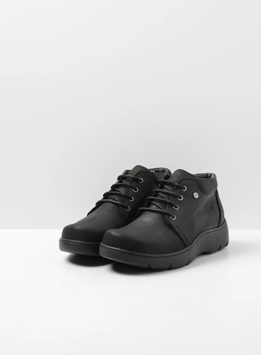 Wolky Tarda WR - black nubuck Lace up boots for women