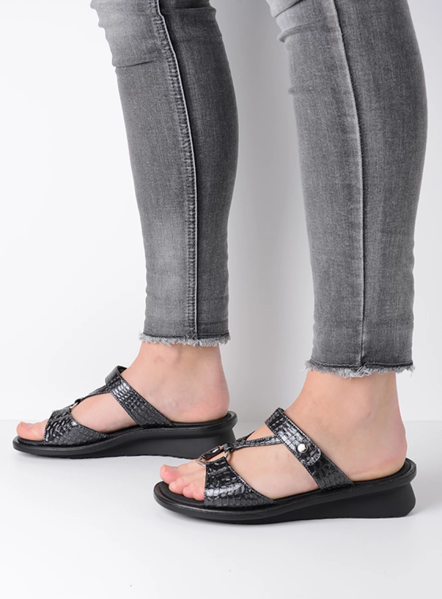 Buy your Wolky Isa anthracite crocolook leather shoes online Wolky