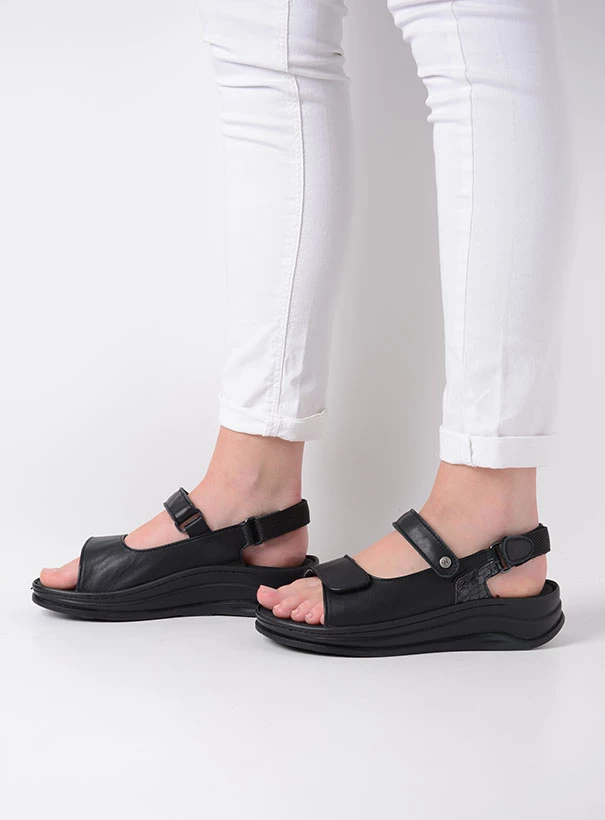 wolky sandals 03350 adura 20000 black leather detail