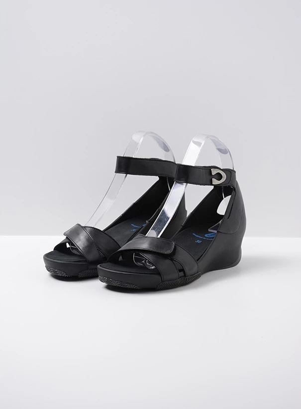 wolky sandals 03776 era 20000 black leather front