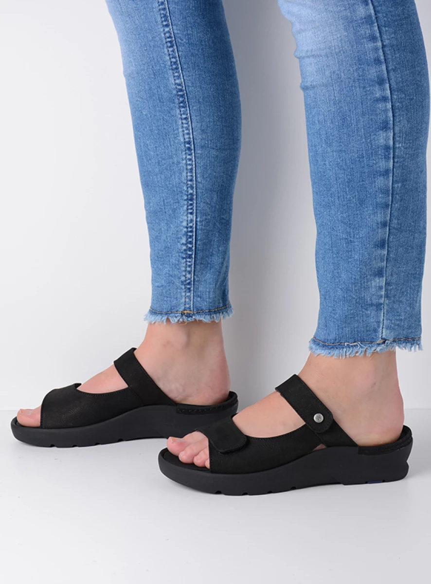 wolky sandals 03926 zaandam 11000 black nubuck sfeer