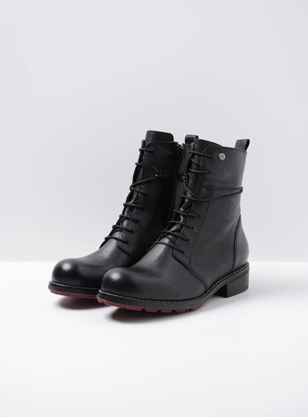 wolky biker boots 04444 murray xw 20000 black leather front