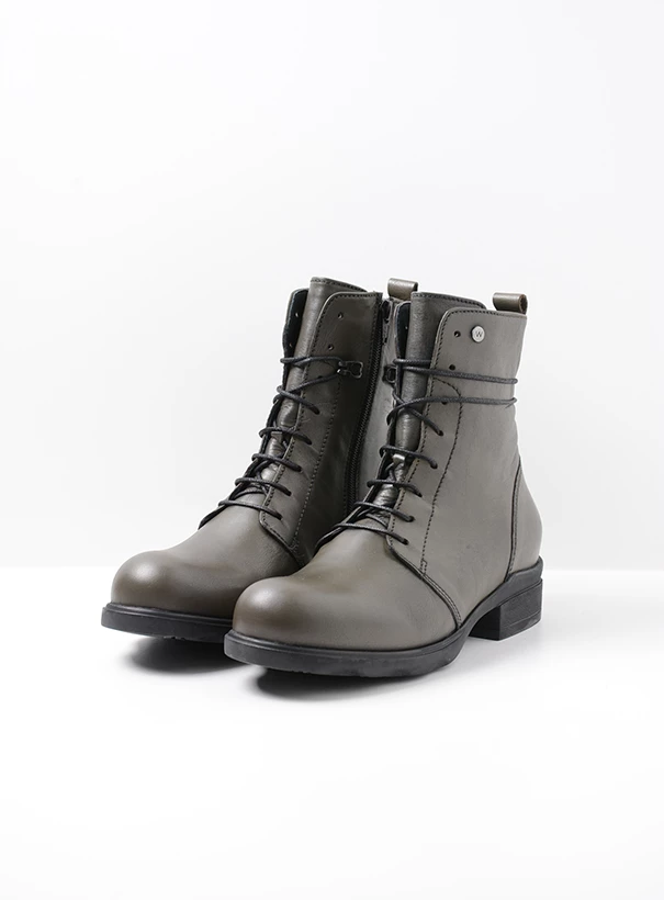 wolky biker boots 04445 murray hv 20770 cactus leather front