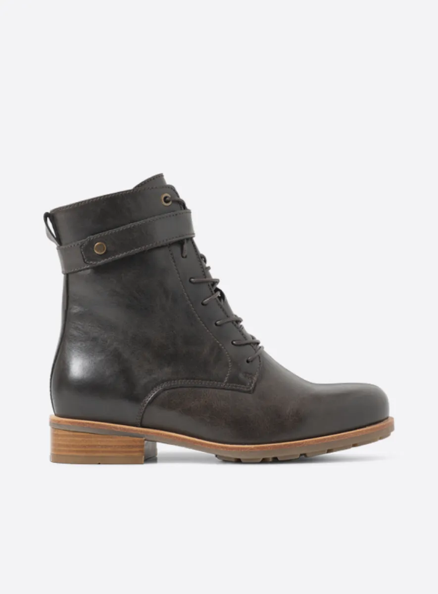 Wolky Sutton - brown leather Biker boots for women