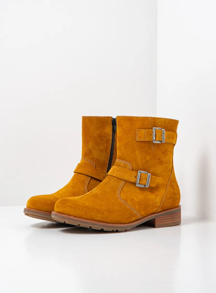 Wolky Devon - ochre oiled suede Biker boots for women