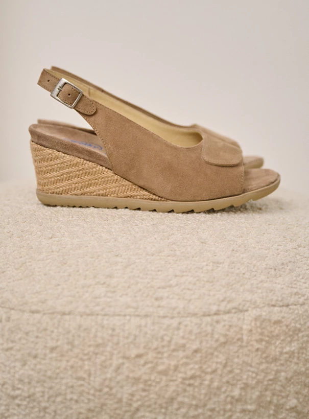 wolky sandals 04680 murcia 40150 taupe suede detail