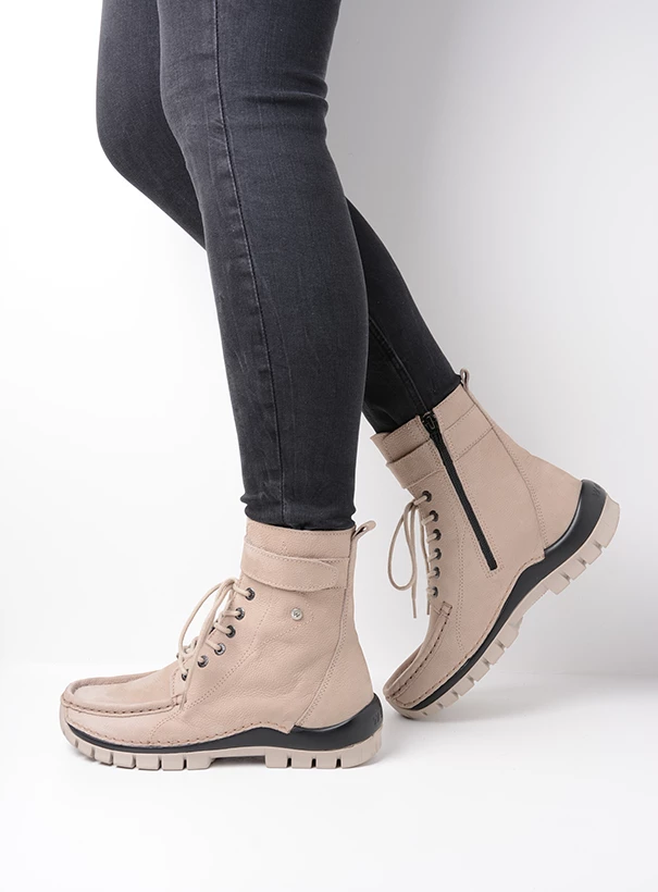 wolky high lace up shoes 04738 reach 11125 safari nubuck detail