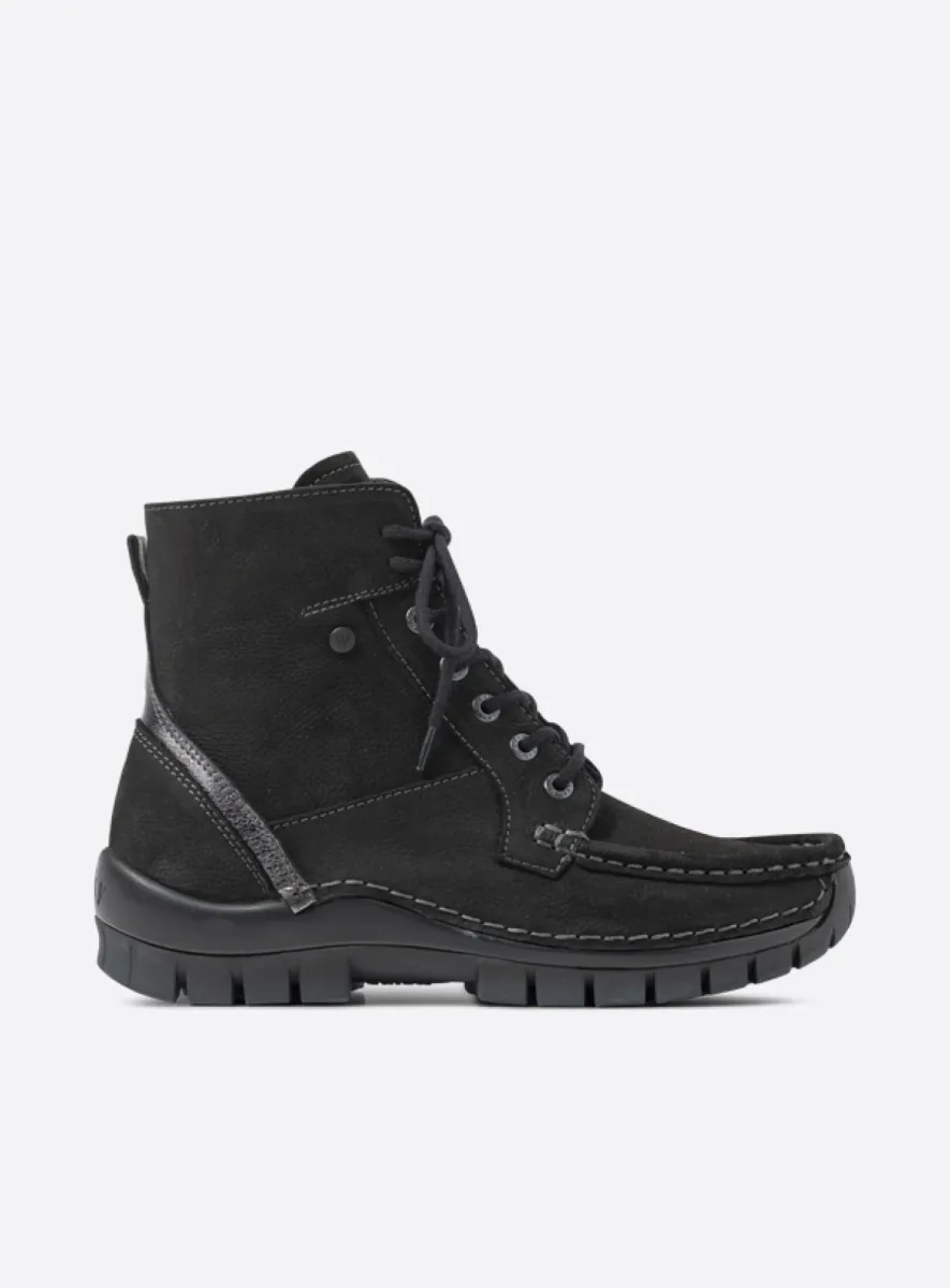 Wolky Vibe - black nubuck Lace up boots for women