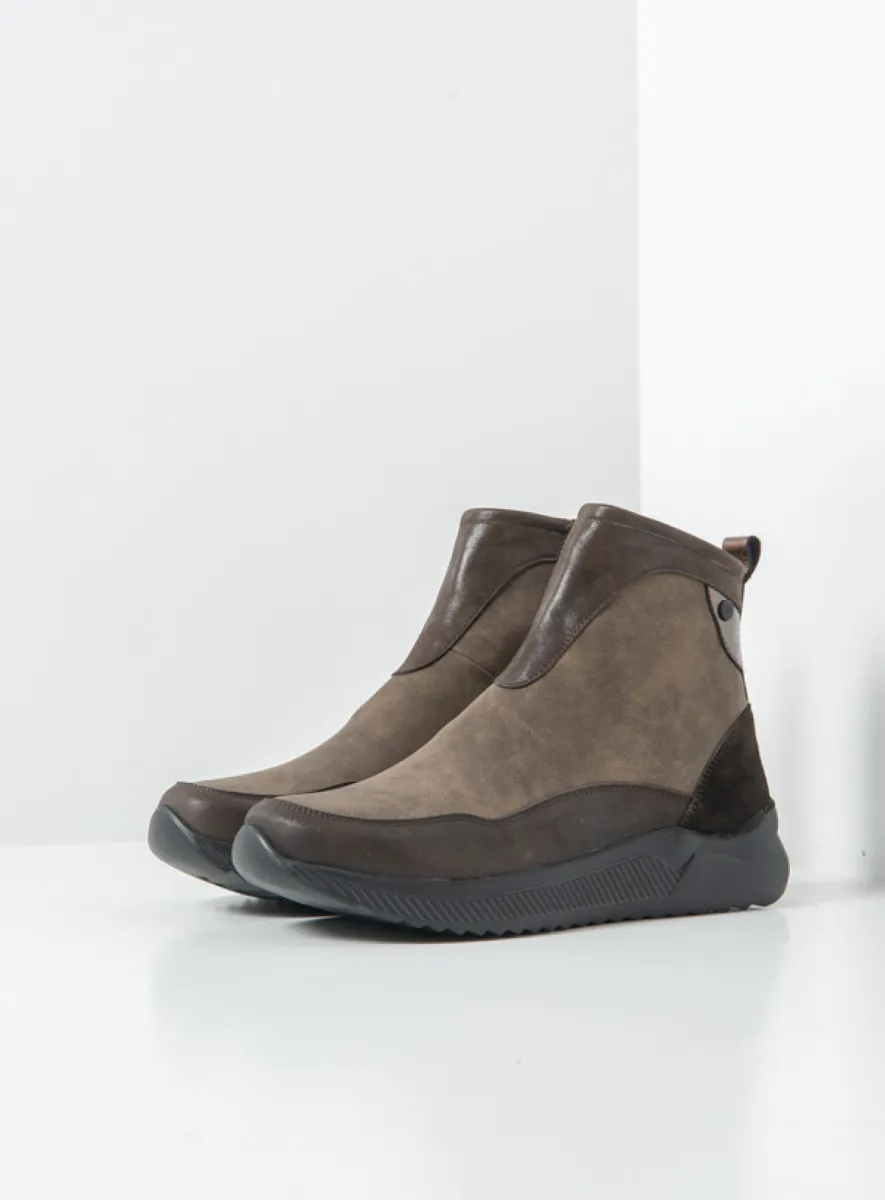 Wolky e-Stride S2F - brown effect leather Ankle boots for women
