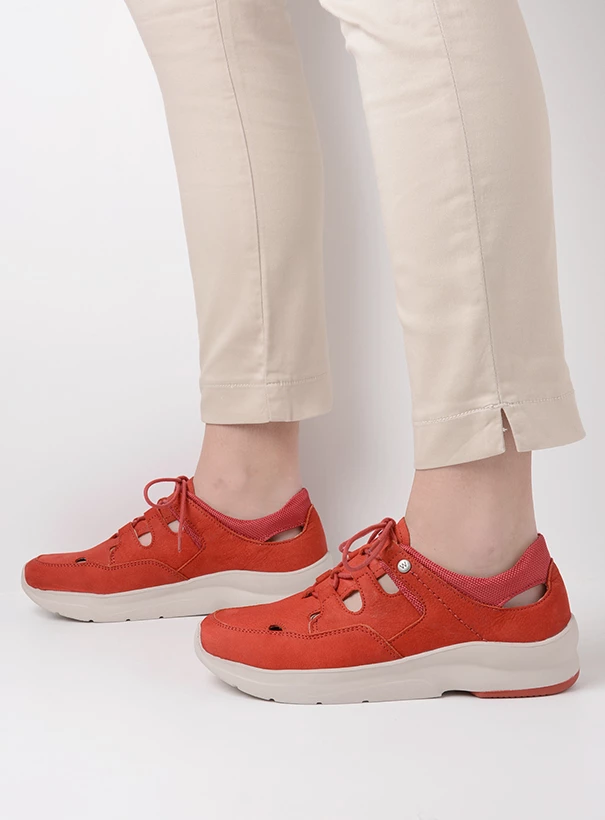 wolky low lace up shoes 05894 galena 11570 red nubuck detail