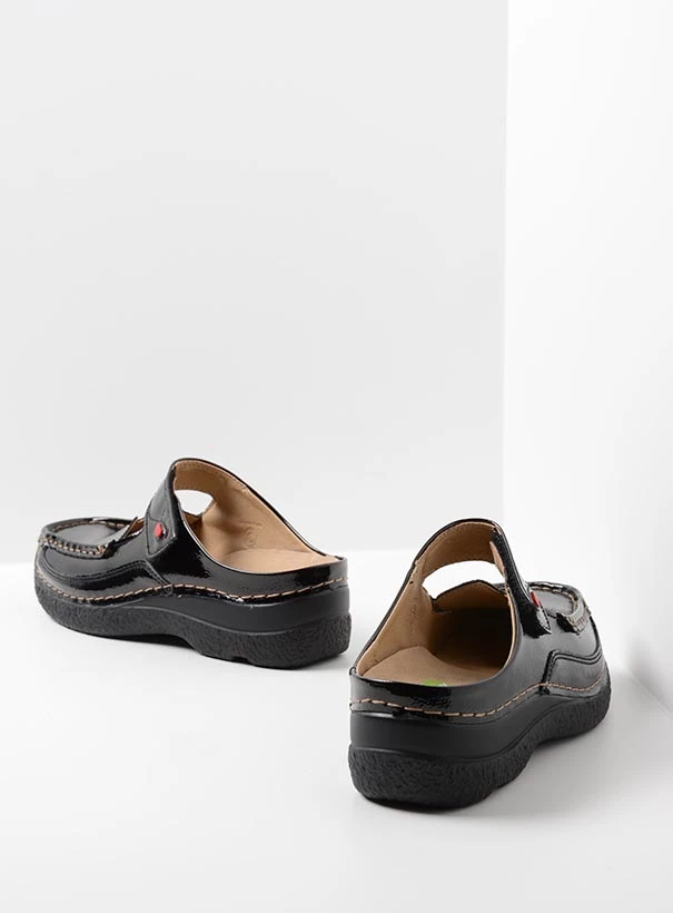 wolky comfort shoes 06232 roll slipper vegan 96000 black vegan patent leather back