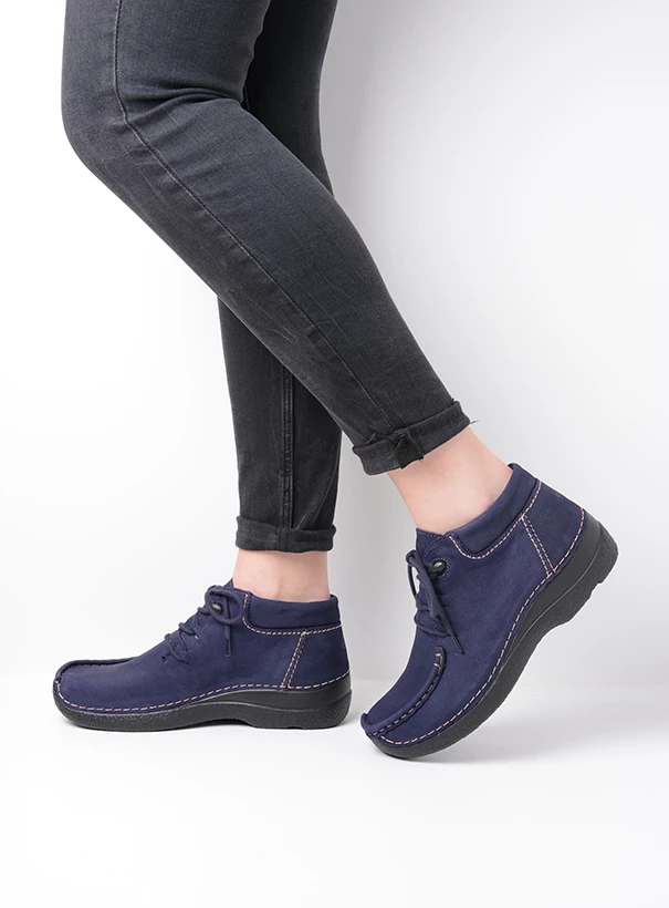 wolky high lace up shoes 06253 seamy moc 11600 purple nubuck detail