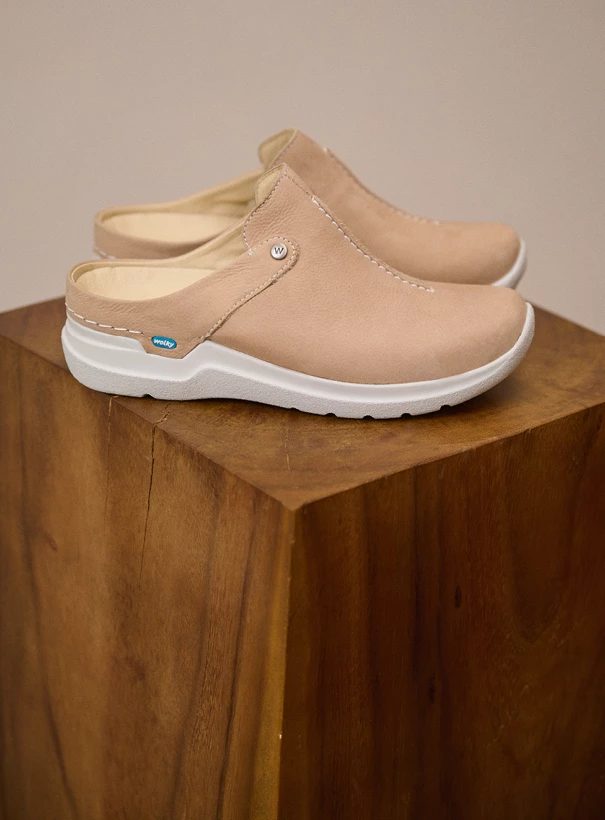 wolky comfort shoes 06625 holland db 98390 beige nubuck detail