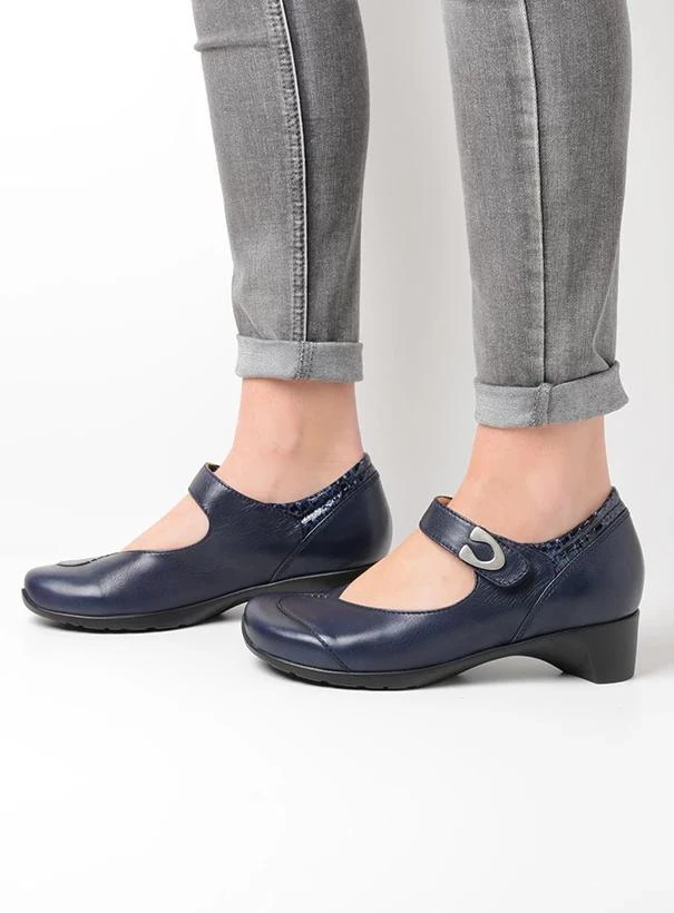 wolky mary janes 07826 chili 20800 blue leather detail