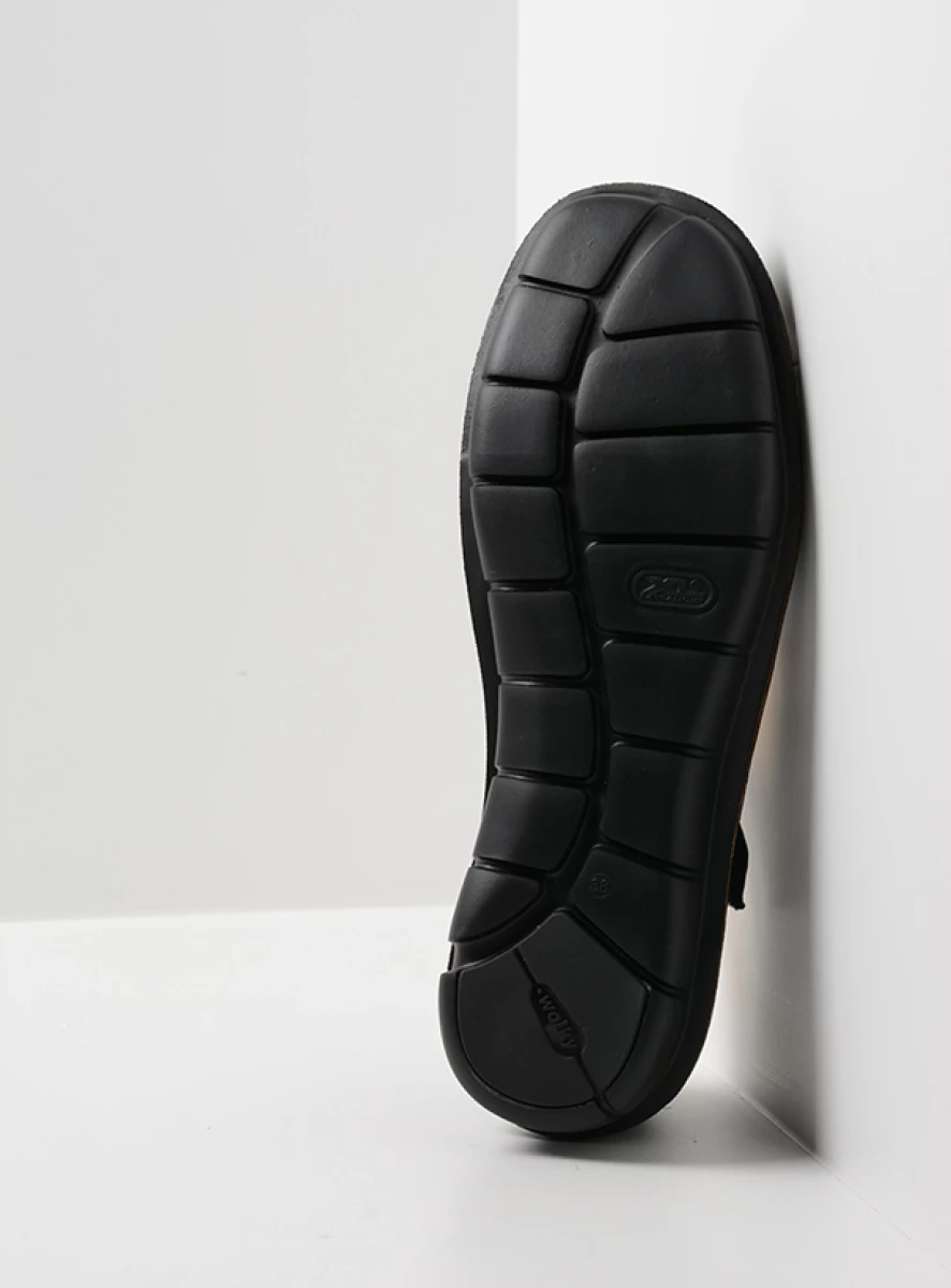 Buy your Wolky Cordoba black nubuck shoes online Wolky